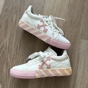 Off-White Vulcanized Sneakers Pink